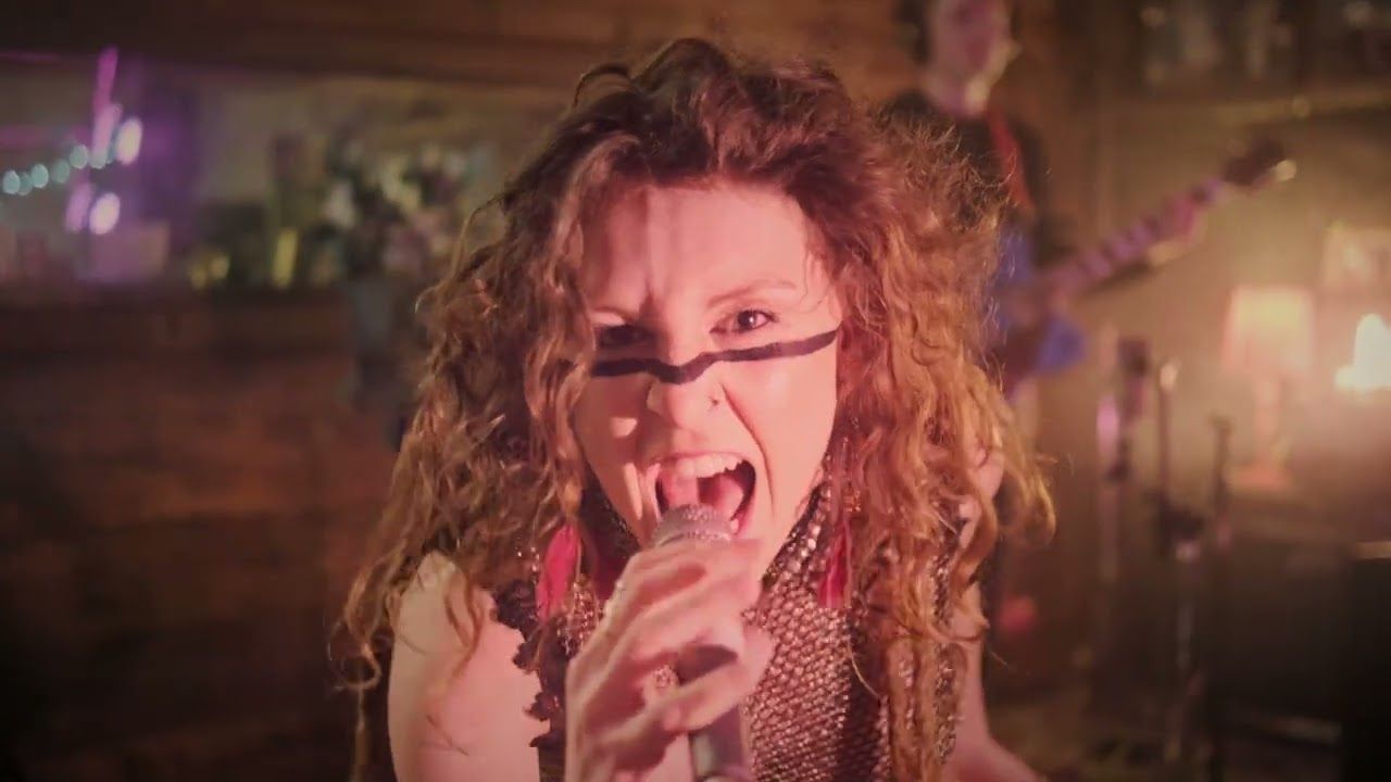 Amy Montgomery performing live