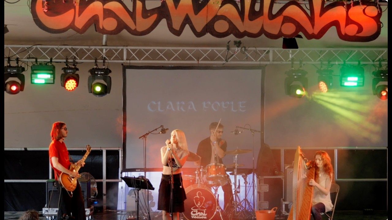 CLARA POPLE performing live