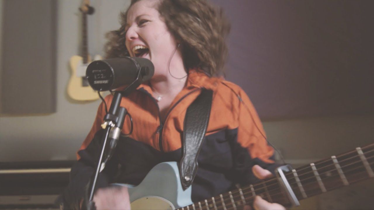Nuala Honan performing live